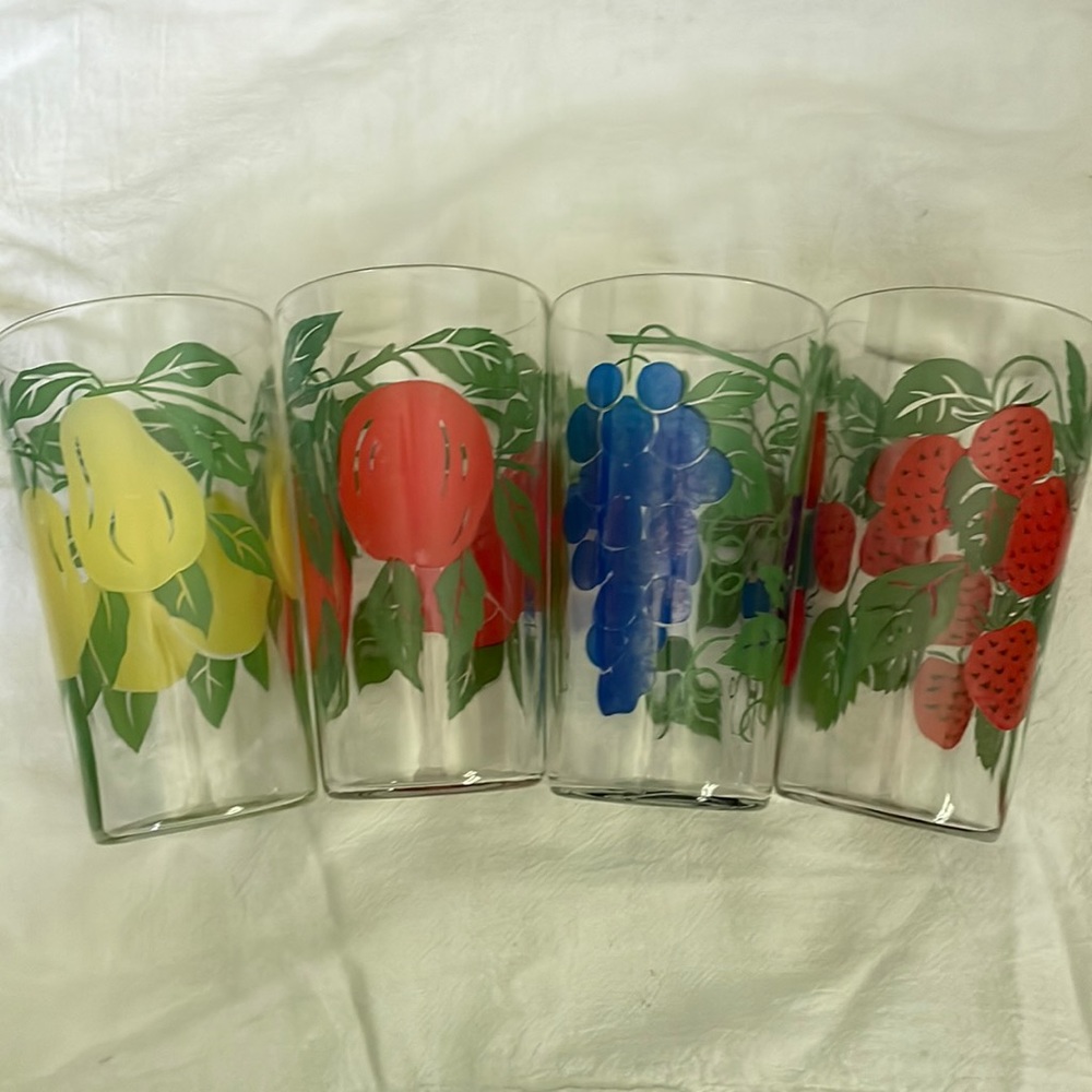 Vintage 8oz‎ fruit glasses
